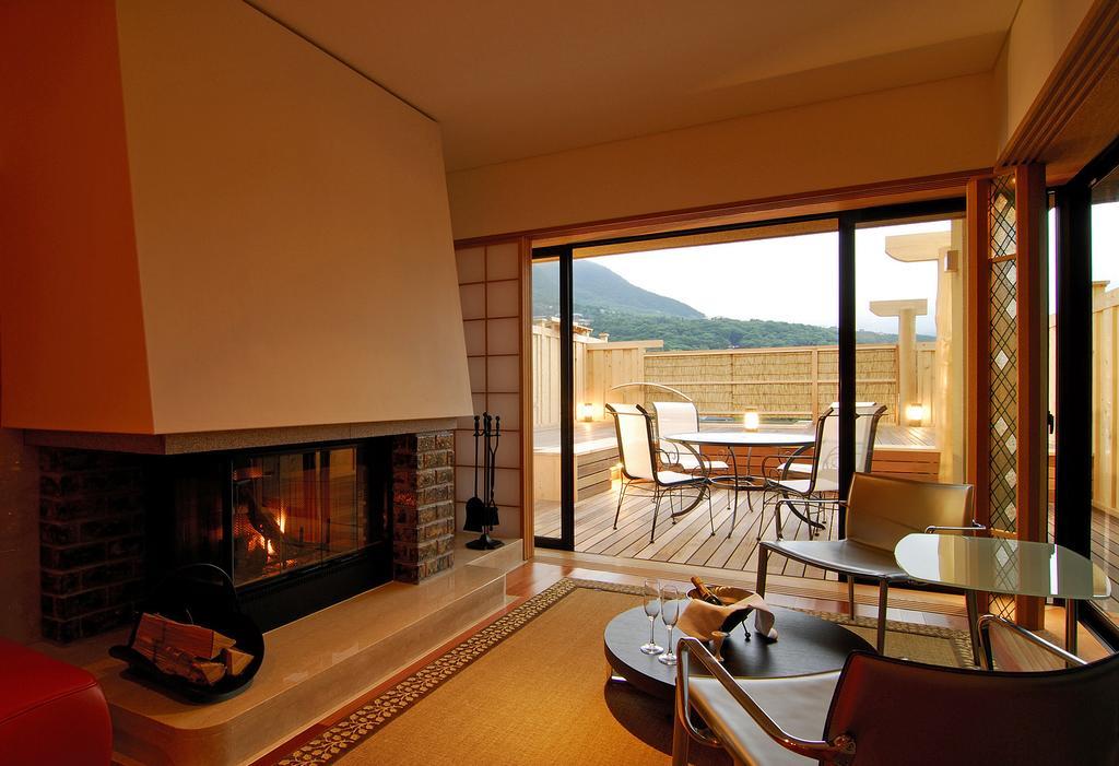 Hakone Tokinoshizuku Hotel Værelse billede A suite at the Hoshinoya Kyoto